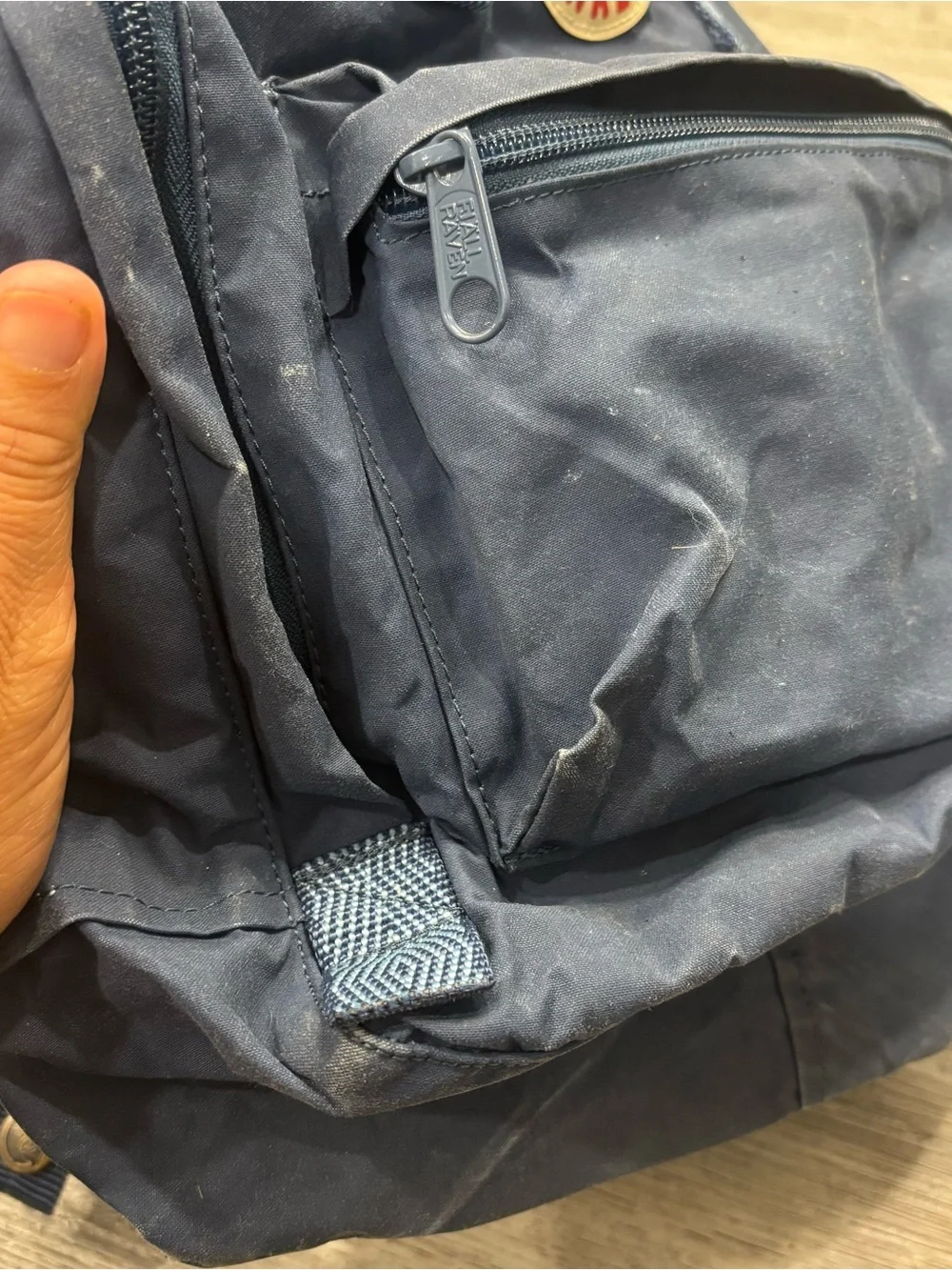 Fjallraven Kånken Backpack in Navy with Red Logo small hiking outdoor